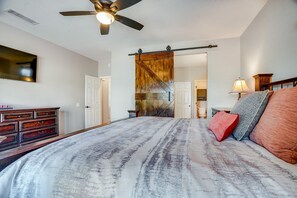 3 bedrooms, iron/ironing board, free WiFi, bed sheets - Cozy 3-bedroom in 55-Plus golf course community in Sun City Grand (Surprise)