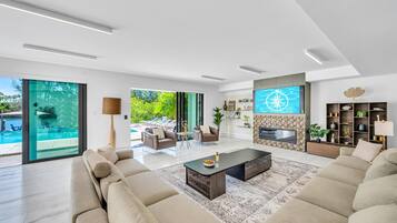 Smart TV, stereo