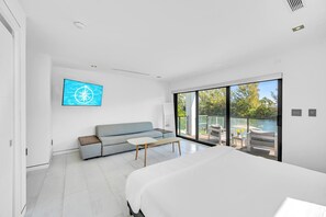 6 bedrooms, free WiFi, bed sheets