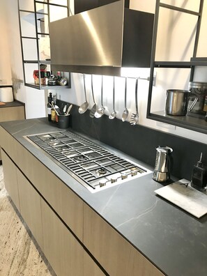 Fridge, microwave, oven, stovetop