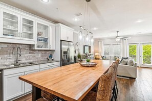 Interior - 🌊Walk to Beach-Great Location-4BR Pet Friendly Beachwaves Driftwood🌊 (Miramar Beach)