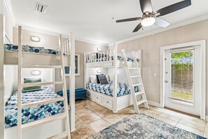 4 dormitorios, tabla de planchar con plancha, wifi gratis y ropa de cama