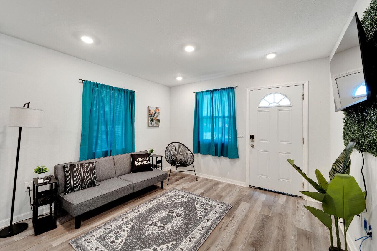 The Tiny Cottage Located In Central Tampa