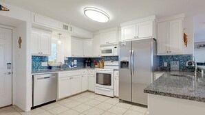 Unclassified image, 2 of 22, button - Gulf Views, Walk to Sandfest, Shared Pools, Boardwalk to the Beach (Port Aransas)