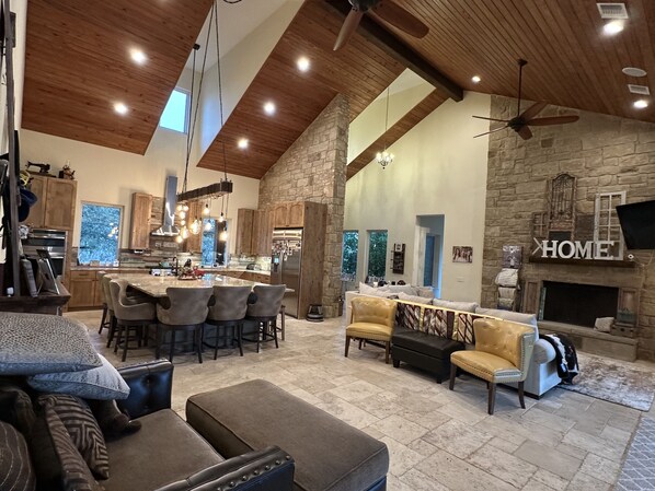 Smart-TV, peis, videospill og PC-skjermer