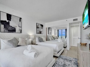2 bedrooms, iron/ironing board, travel crib, WiFi - Oceanfront Beach Retreat Beach Service 502 (Miami Beach)