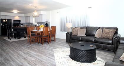 Caddy Shack 2- Charming 3-bedroom totally remodeled with AC and WiFi in Montrose