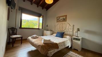 3 bedrooms, iron/ironing board, travel cot, WiFi