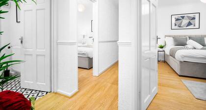 Home With Garden in Sutton Coldfield