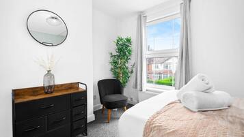 3 bedrooms, Internet