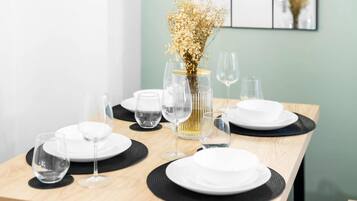 3 bedrooms, Internet