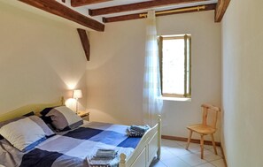 3 slaapkamers, reisbedje, gratis wifi, beddengoed