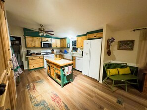 Refrigerador, microondas, horno, placa de cocina
