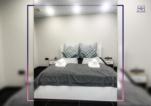 6 bedrooms, iron/ironing board, WiFi, bed sheets