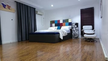 2 quartos, ferros/tábuas de passar roupa, Wi-Fi, roupa de cama