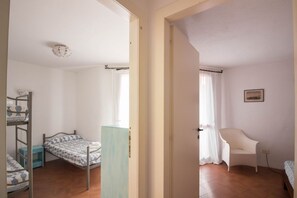 2 slaapkamers, een strijkplank/strijkijzer, wifi, beddengoed