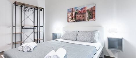 3 slaapkamers, een bureau, een strijkplank/strijkijzer, wifi