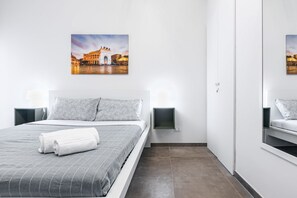 3 bedrooms, desk, iron/ironing board, WiFi