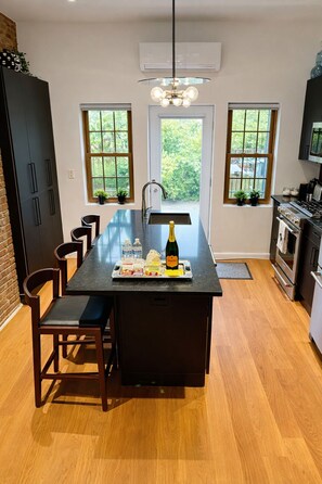 Private kitchen - Luxury stay ~20 min from Manhattan, Newark Airport, Metlife Stadium (Jersey City)