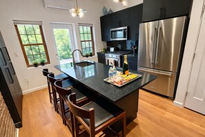 Private kitchen - Luxury stay ~20 min from Manhattan, Newark Airport, Metlife Stadium (Jersey City)