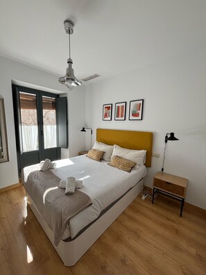 2 bedrooms, iron/ironing board, free WiFi, bed sheets - Soul of San Bernardo (Sevilla)