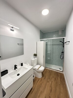 Hair dryer, towels, shampoo