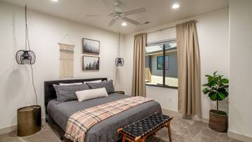 3 bedrooms, desk, iron/ironing board, travel cot