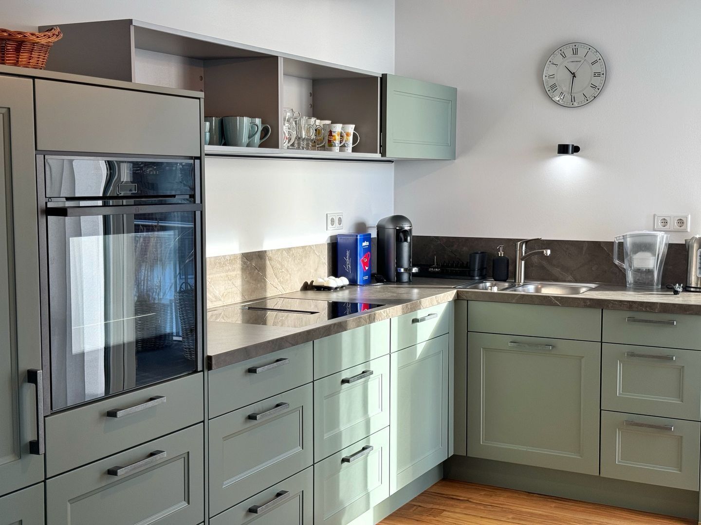 Kühlschrank, Ofen, Herdplatte, Geschirrspüler