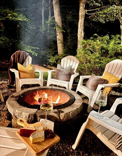 Four-Season Lakefront 4BR | The Lookout at Loon Lake | Sleeps 10 | Pet-Friendly