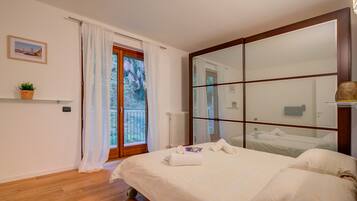 1 camera, Wi-Fi, lenzuola