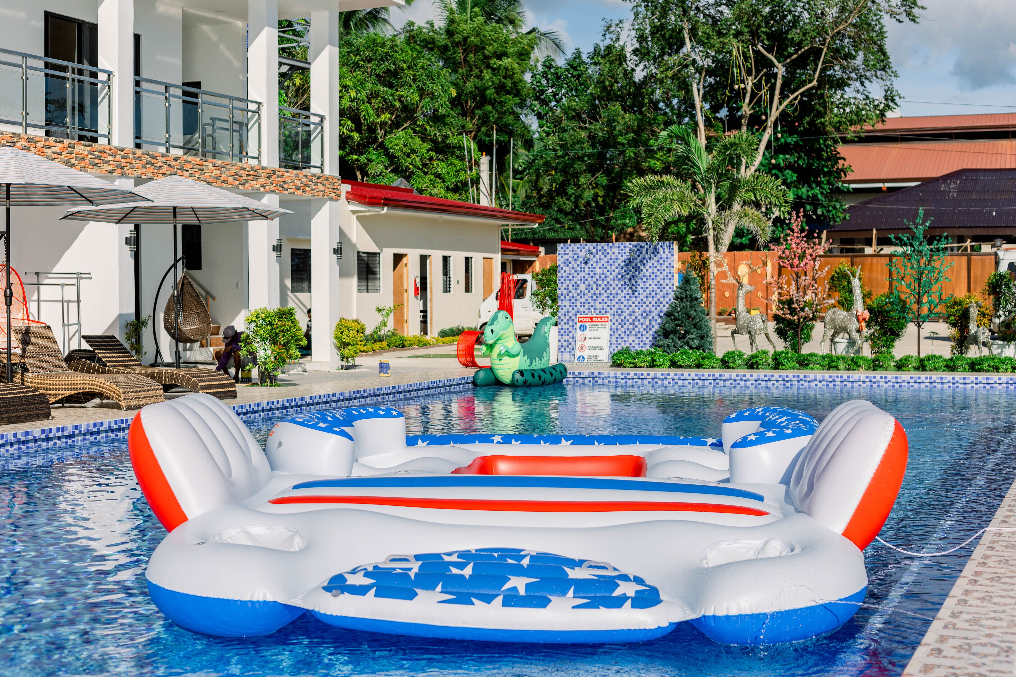 المنشأة من الخارج