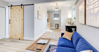 Modern Luxe Loft with King Bed, Free Parking & Wi-Fi