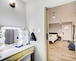 Desk, iron/ironing board, travel cot, WiFi