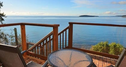 Beach Hideaway - Sea to Sky Suite