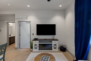 TV connectée, cheminée