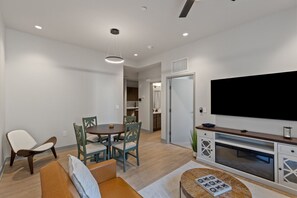 TV connectée, cheminée