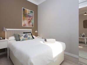 2 chambres, fer et planche à repasser, lit parapluie, Wi-Fi gratuit