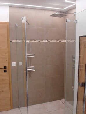 Shower, towels
