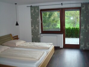 2 bedrooms, free WiFi, bed sheets - Apartment 'Ferienwohnungen Memminger' with Private Terrace and Wi-Fi (Aicha vorm Wald)