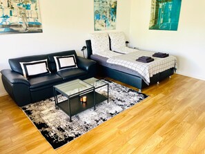 1 slaapkamer, een strijkplank/strijkijzer, gratis wifi, beddengoed