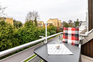 Outdoor dining - Apartment 'Utspann' with Balcony and Wi-Fi (Sankt Peter-Ording)
