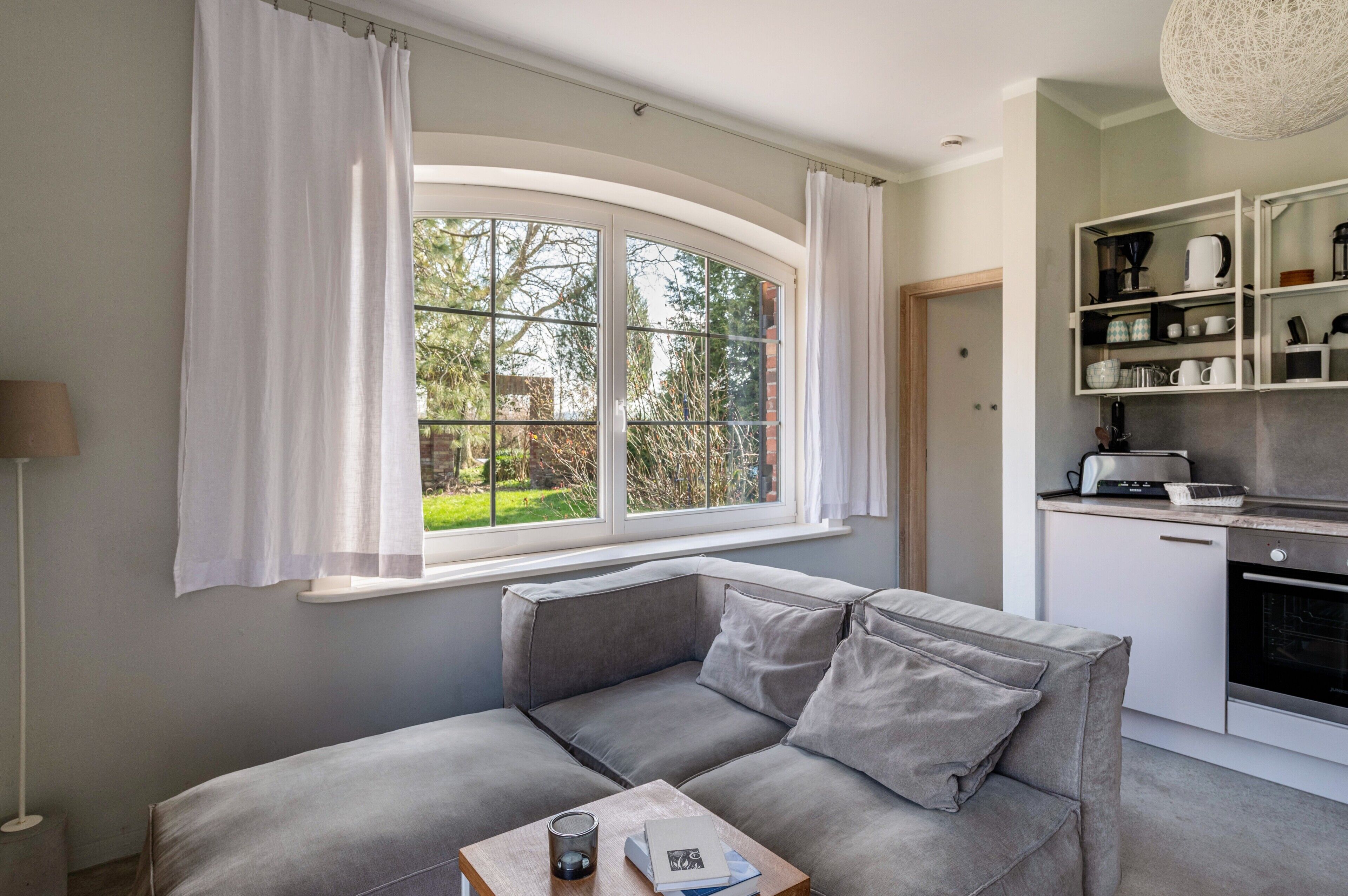 Fernseher, Tischtennisplatte