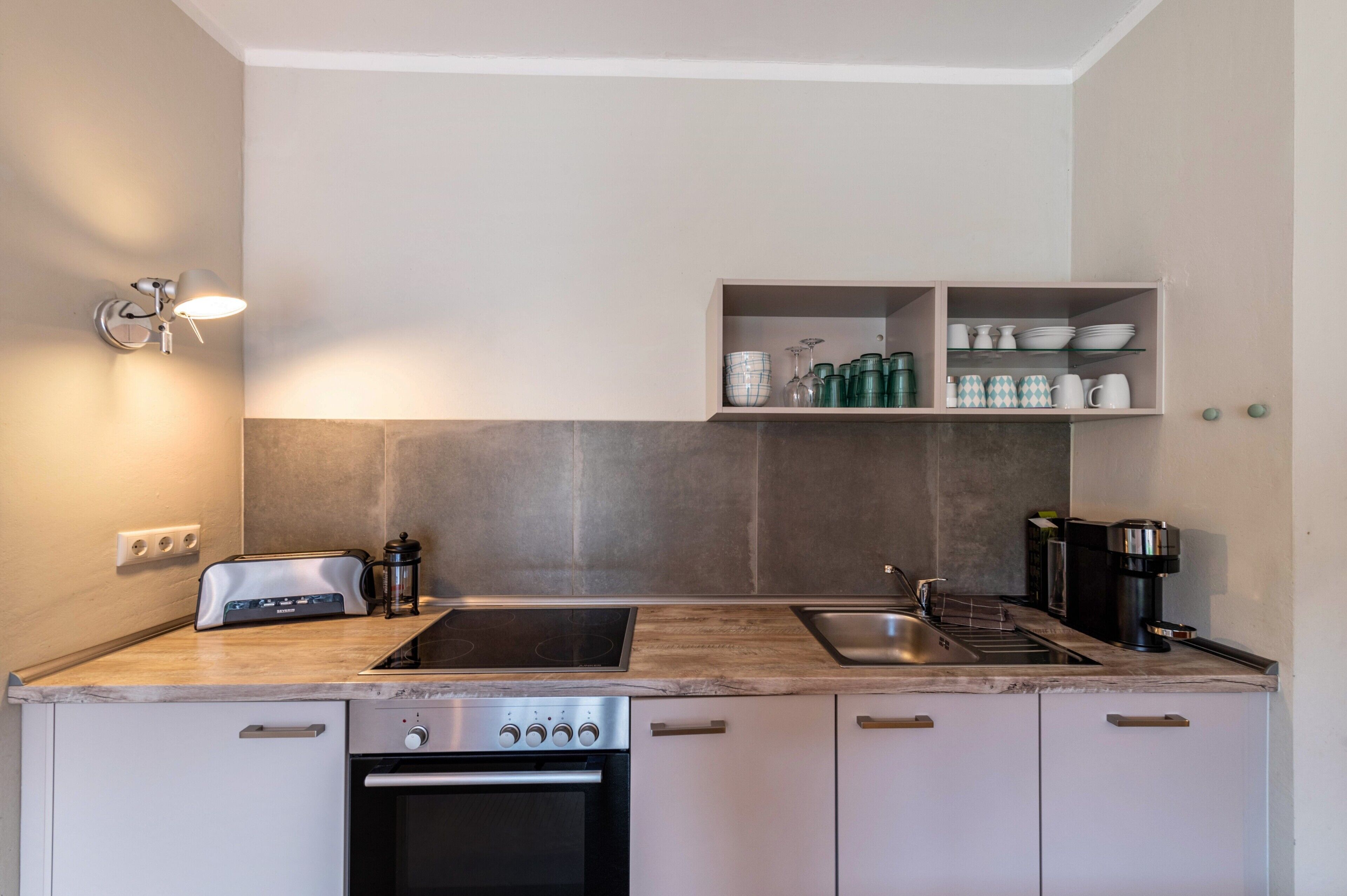 Kühlschrank, Ofen, Herdplatte, Geschirrspüler