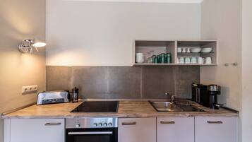 Kühlschrank, Ofen, Herdplatte, Geschirrspüler