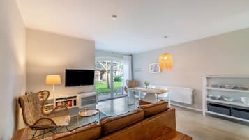 TV, mesa de pingue-pongue