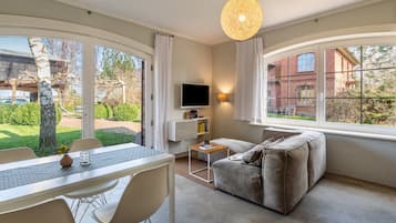 TV, mesa de pingue-pongue