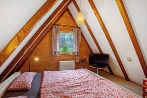 2 bedrooms, iron/ironing board, free WiFi - Holiday Home "Amrhein" with Mountain View, Private Terrace & Wi-Fi (Siegsdorf)