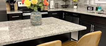 KING BED~Family~Large Groups~Basketball~Private POOL~Jacuzzi tub~Game Room