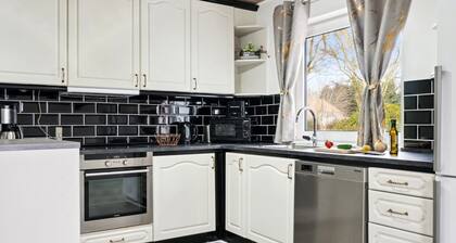 "Elara" - 300m from the sea by Interhome