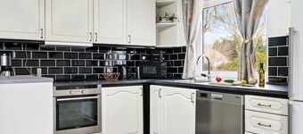 "Elara" - 300m from the sea by Interhome